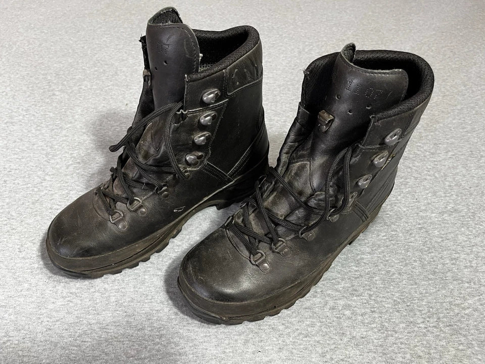 British Army Used LOWA Goretex Boots Size US 9